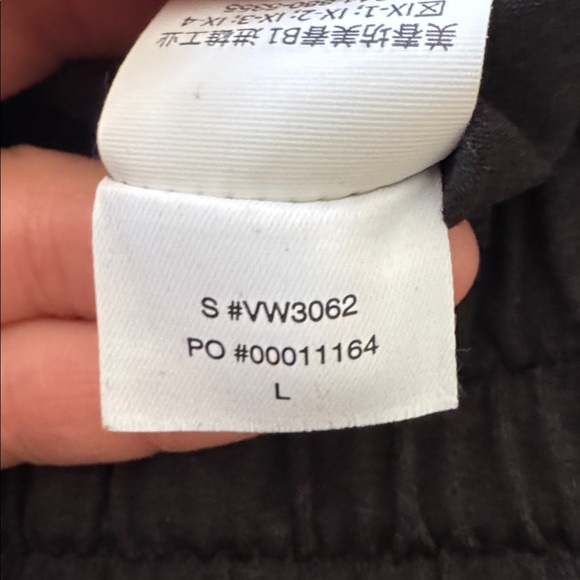 Vuori Women's Black Athletic Shorts - Picture 4 of 4